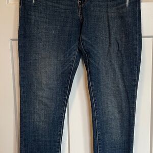 LEVI's 711 Skinny Women's Jeans, size 29